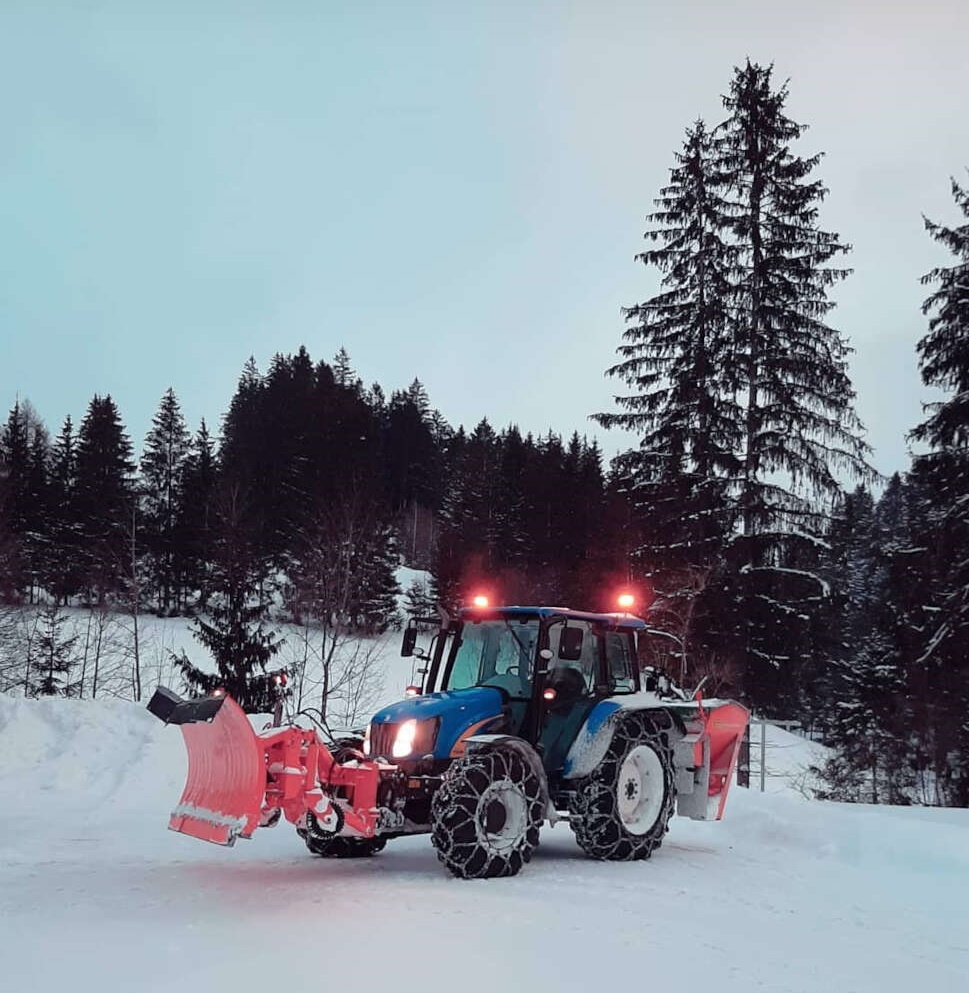 Winterdienst von Salamon Erdbewegung und Winterdienst